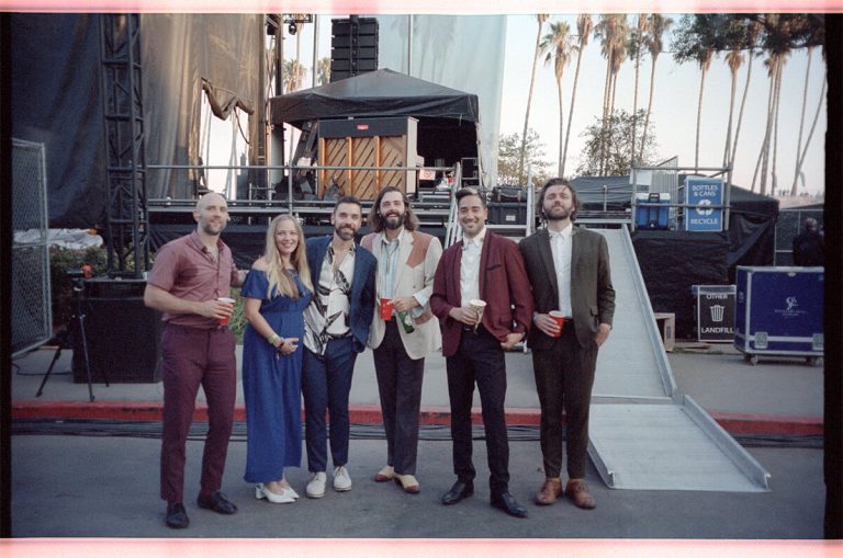 cache.umusic.com__sites__halo_lordhuron5_images_photos_minified_12