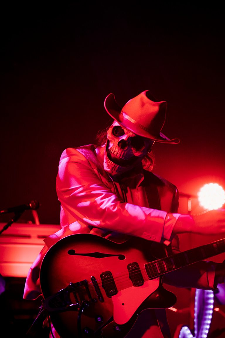 cache.umusic.com__sites__halo_lordhuron5_images_photos_minified_20