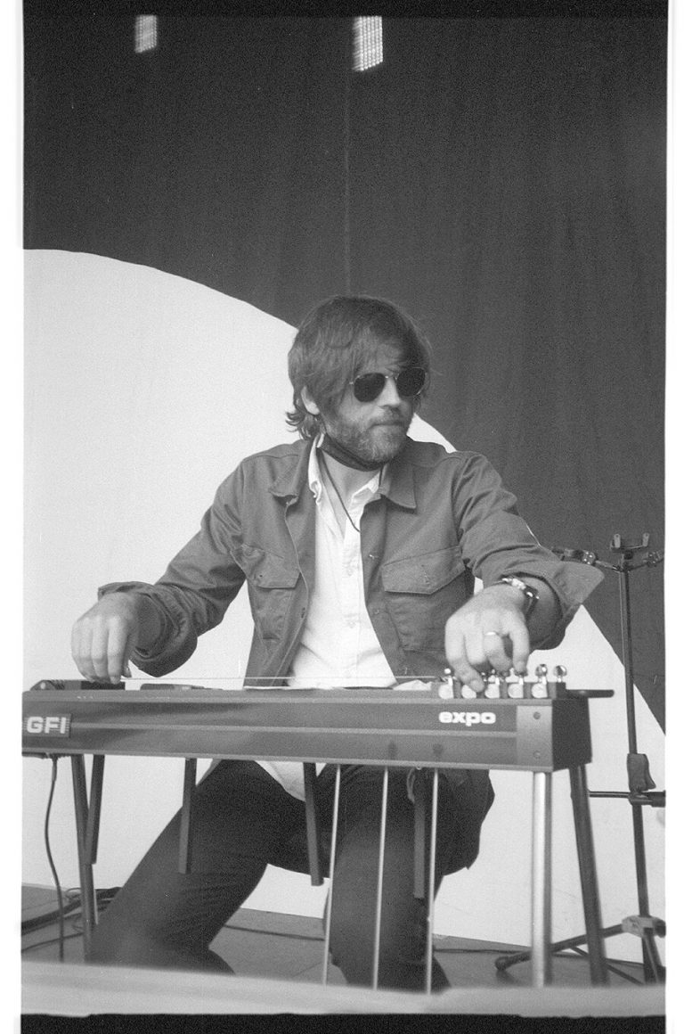 cache.umusic.com__sites__halo_lordhuron5_images_photos_minified_6