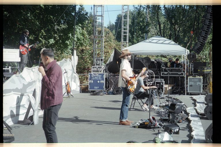 cache.umusic.com__sites__halo_lordhuron5_images_photos_minified_8